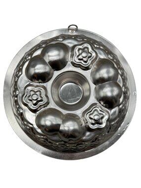 Vintage Aluminum Bundt Cake Pan Decorative Mold wall hanging flowers READ